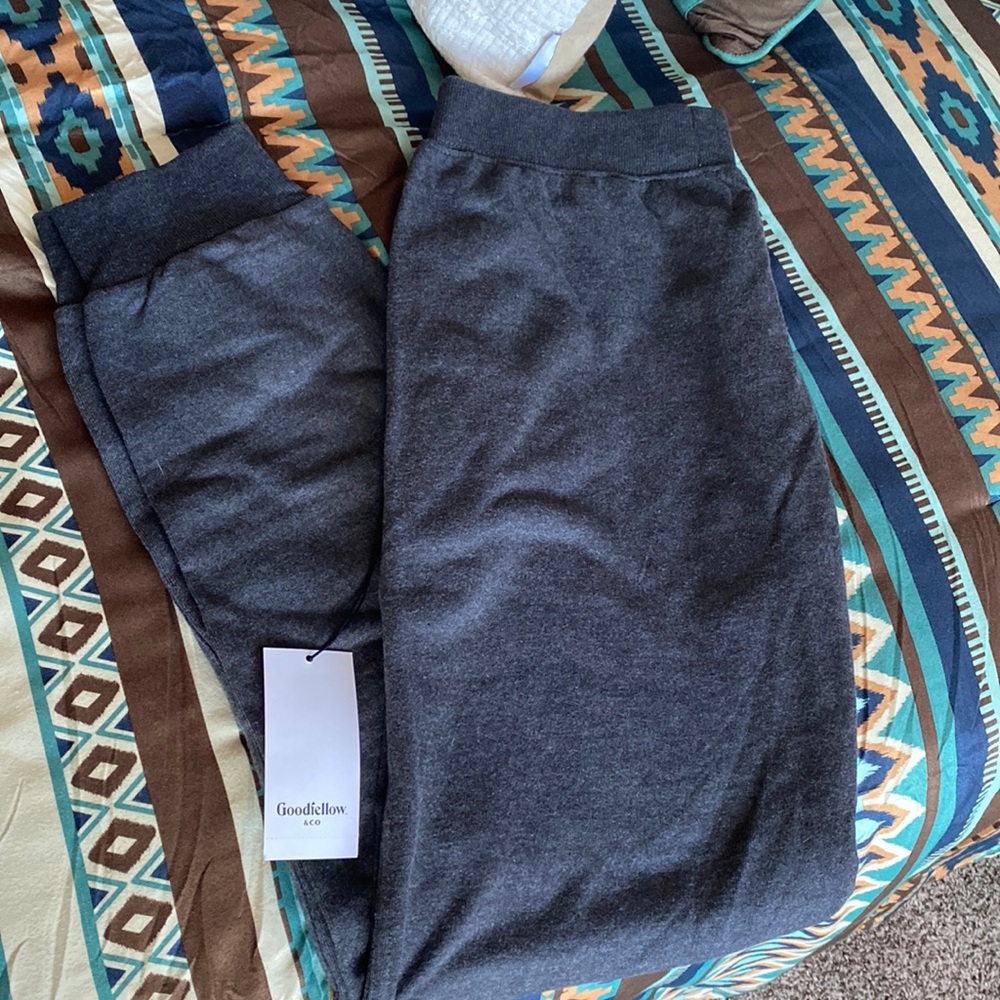 Men’s Gray Sweat pants size M